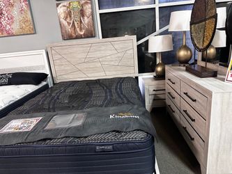 Beautiful wood bed set! 🤍📦🔥 Easy Financing!