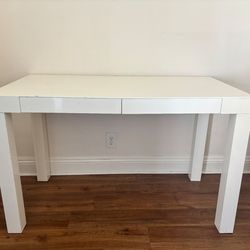 Parsons white gloss alabaster l desk