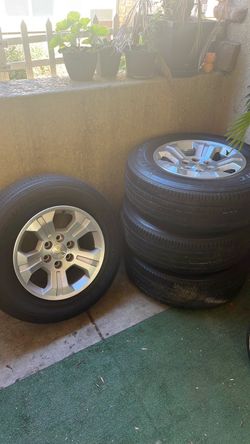 Chevy Tahoe wheels set