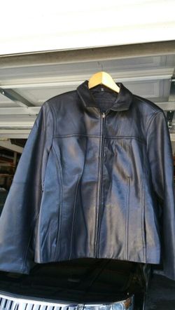 Avanti new york women leather jacket.