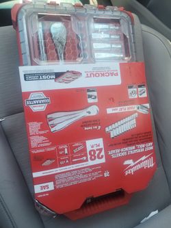 milwaukee 28 piece set