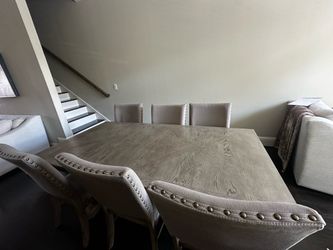 Like New Dining Room Table with 8 chairs