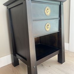 End Table/Nightstand