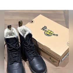 Dr. Martens “Serena” boot lined With Fur 9