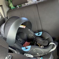 Car Seat Wit Vase