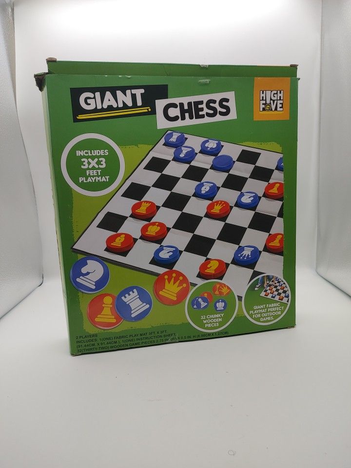 GAME : GIANT CHESS. 3FT x 3FT included PLAYMAT & Game Pieces