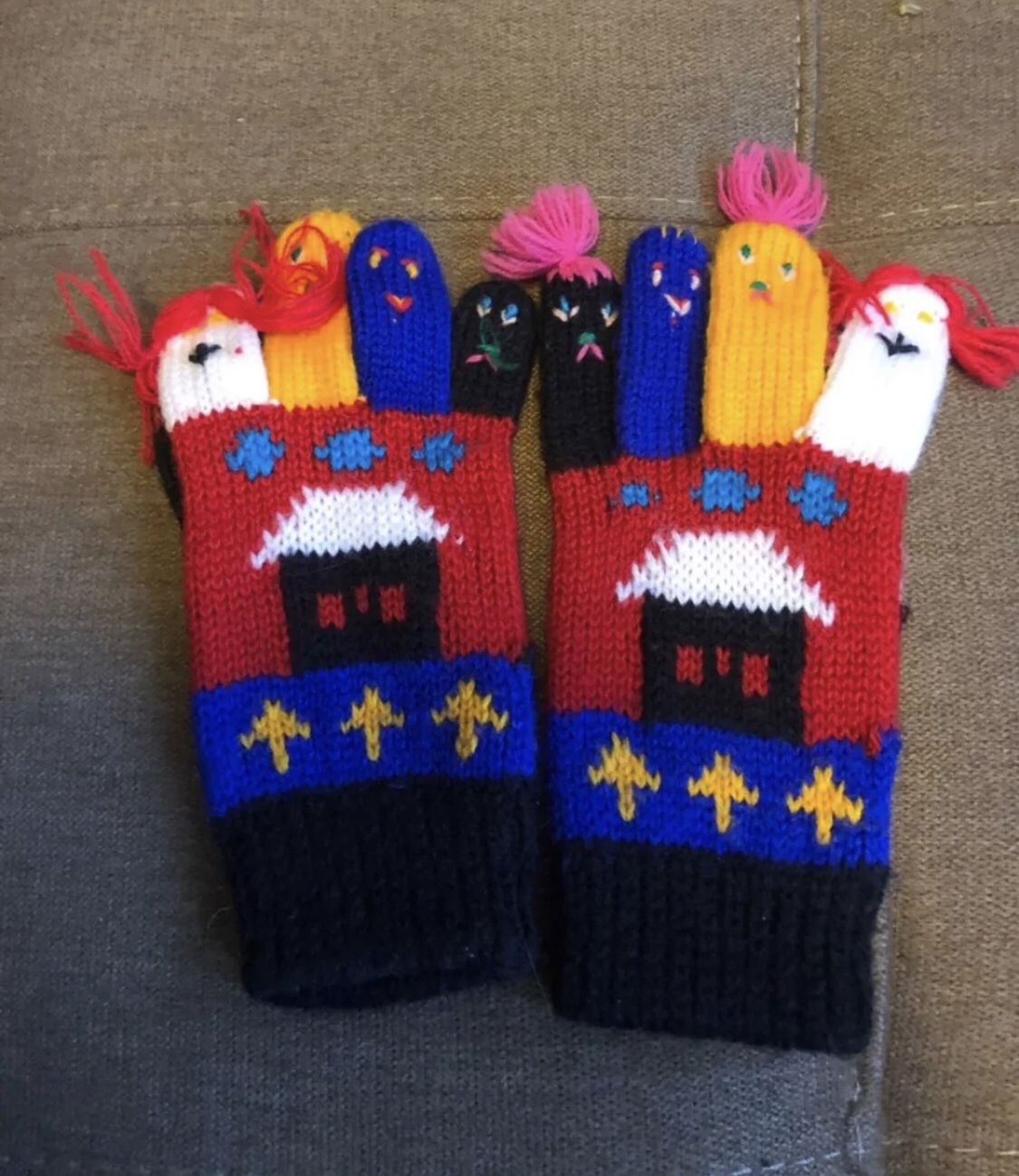 Kids Fun Knit Gloves, New
