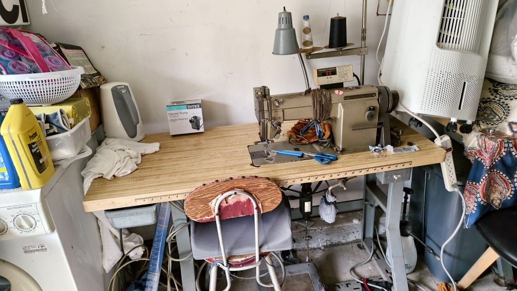 Brother Sewing machine with desk