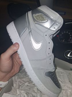 Jordan 1 https://offerup.com/redirect/?o=Y28uanA= size 13