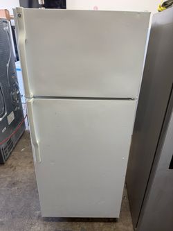 G Refrigerator 18 CuFt