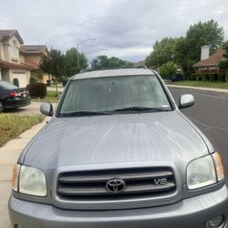 Toyota  Sequoia 2003