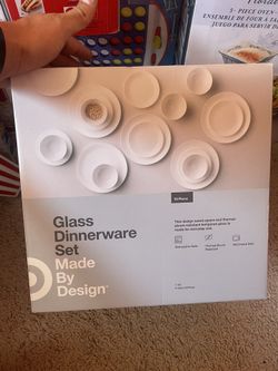 18 Set Bowls And Plates 