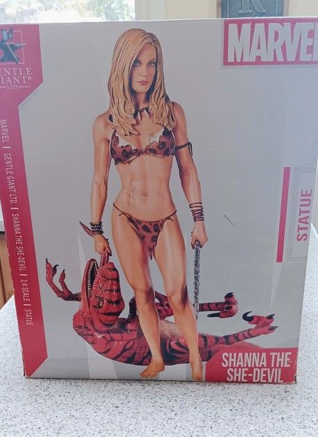 Marvel Gentle Giant Shanna The She-Devil 1/4 Statue limited 270 + Sideshow Book