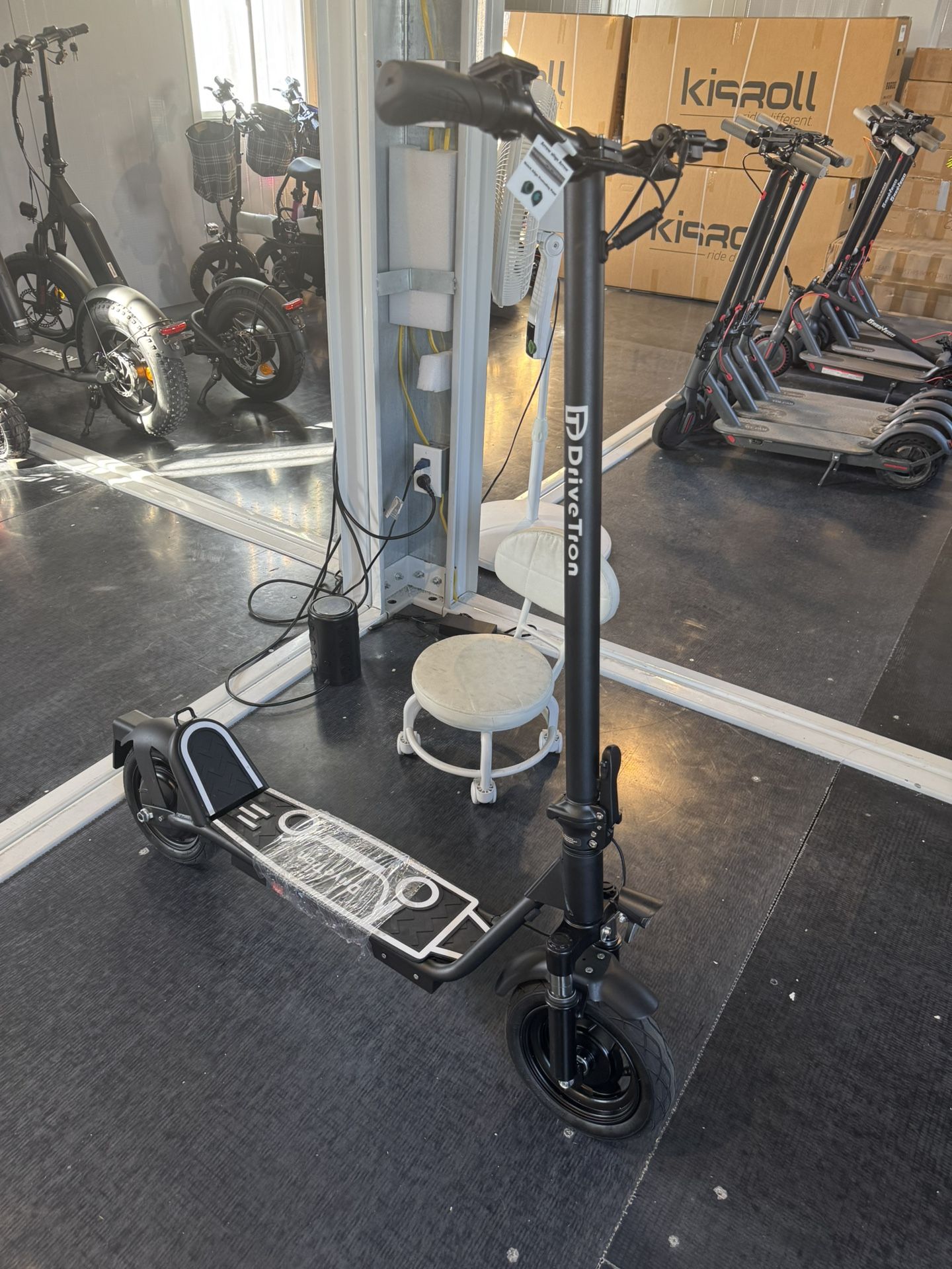 Long-range small scooter