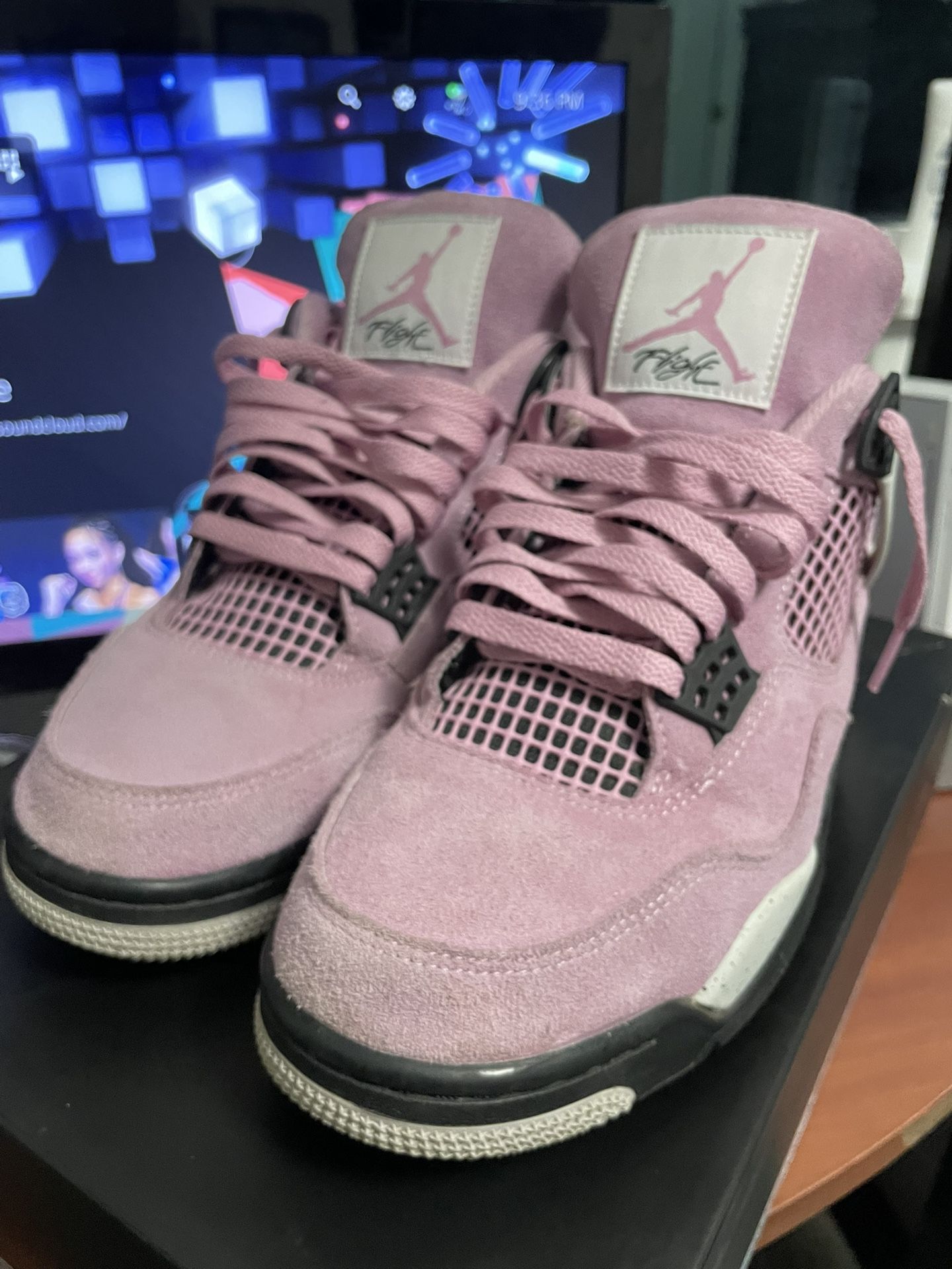 Jordan 4 Orchid