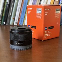 Sony FE 35mm F2.8 lens