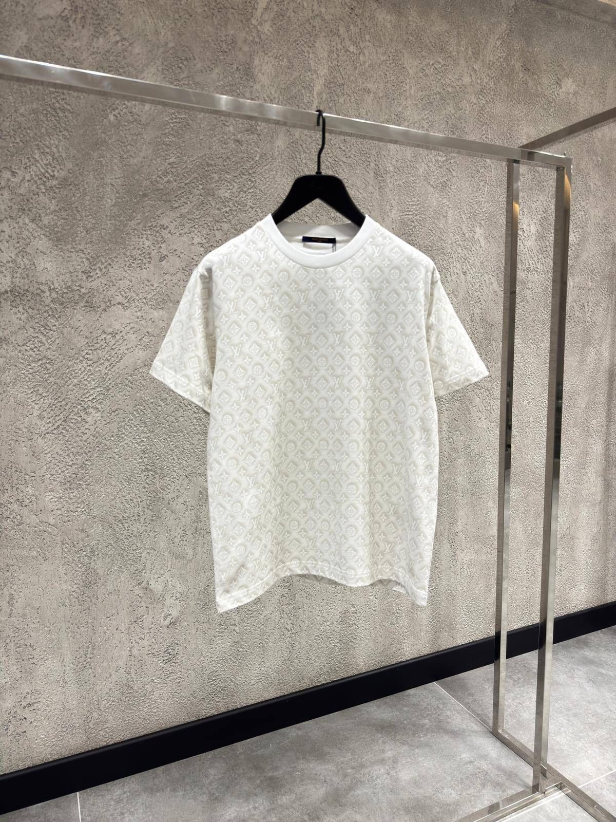 Lv T Shirt