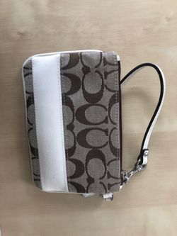 Like new Coach brand change purse/wristlet