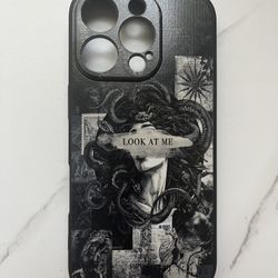 “Medusa’s Gaze: Luxe Serpentine Enchantment Iphone 16 Pro Case” 🐍👁️✨