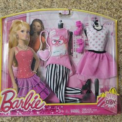BARBIE - DAY LOOKS FASHIONS 