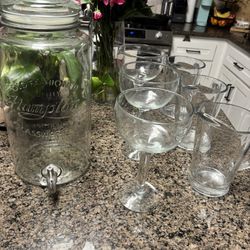 Large Hampton Glassware Beverage Dispenser + Pitchers & Margarita Glasses