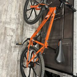 Mongoose Alert Mountain Bike