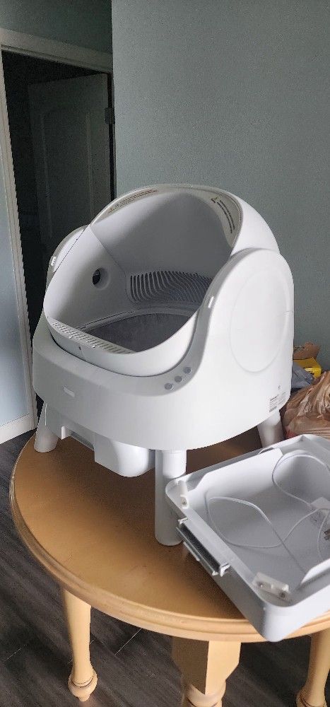 Self Cleaning Cat Litter Box 