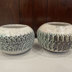Textured Pottery Bowls 