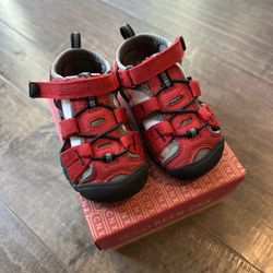 Keen Sandals Size 6
