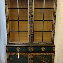 Beautiful Vintage Chinoiserie China Hutch