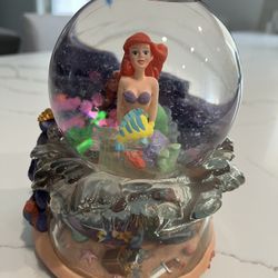 90’s The Little Mermaid Vintage Musical Snow Globe 