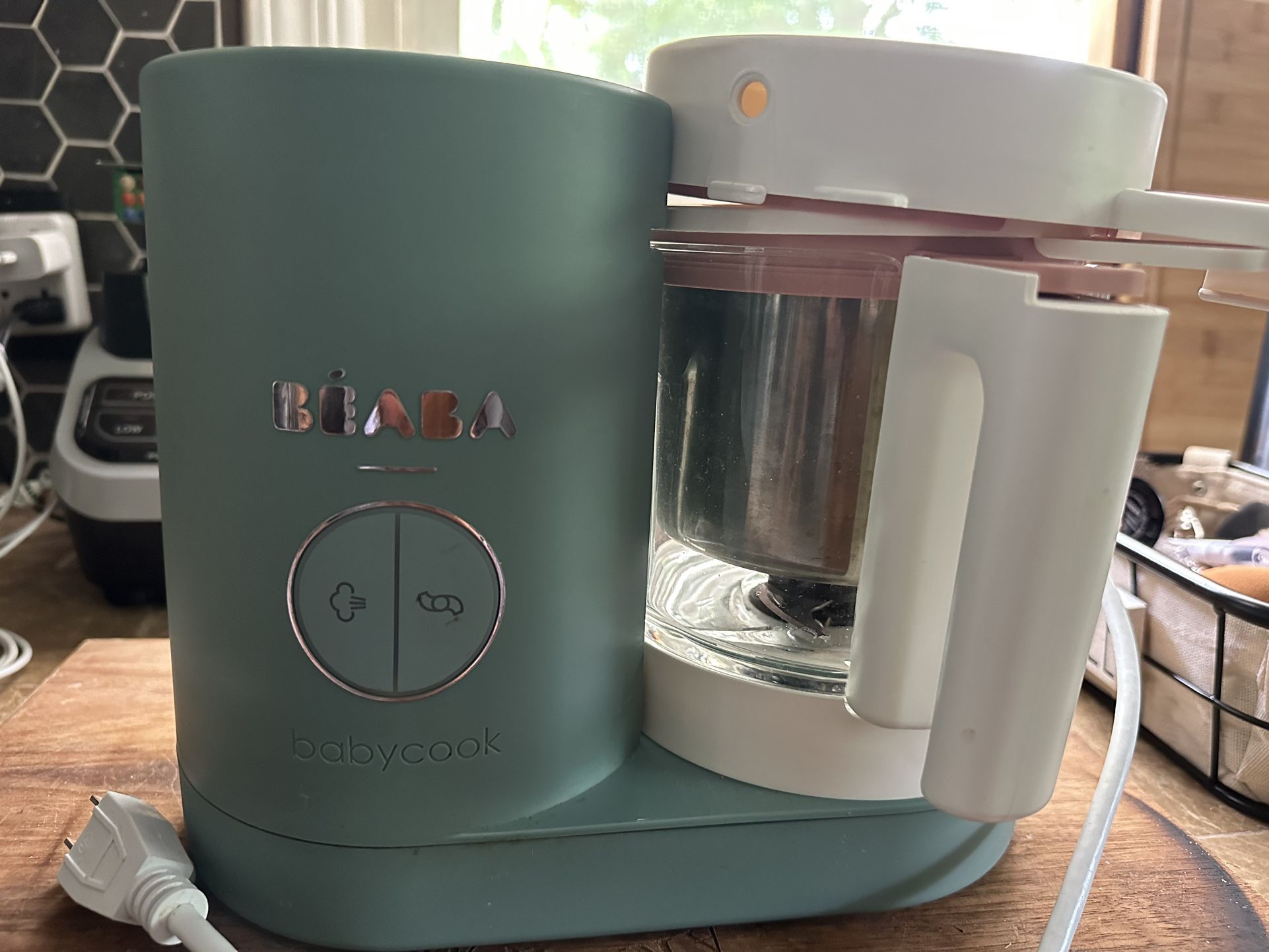 Beaba Baby Food Steamer And Blender.