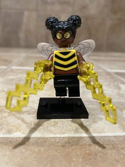 LEGO DC Limited Edition Mini Figure Bumble Bee