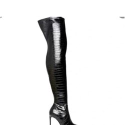 Like New - 8 1/2 Black  Steve Madden Boots 