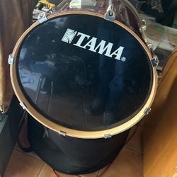 Tama. 22” Bass Drum
