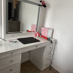 Make Up Vanity 