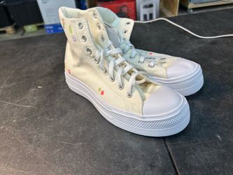 New Converse Women’s Platform High Top Sneakers - Cream Fruit Sz 10.5