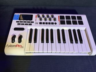 M-Audio Axiom Pro 25 MIDI Keyboard - USB Port Needs Repair