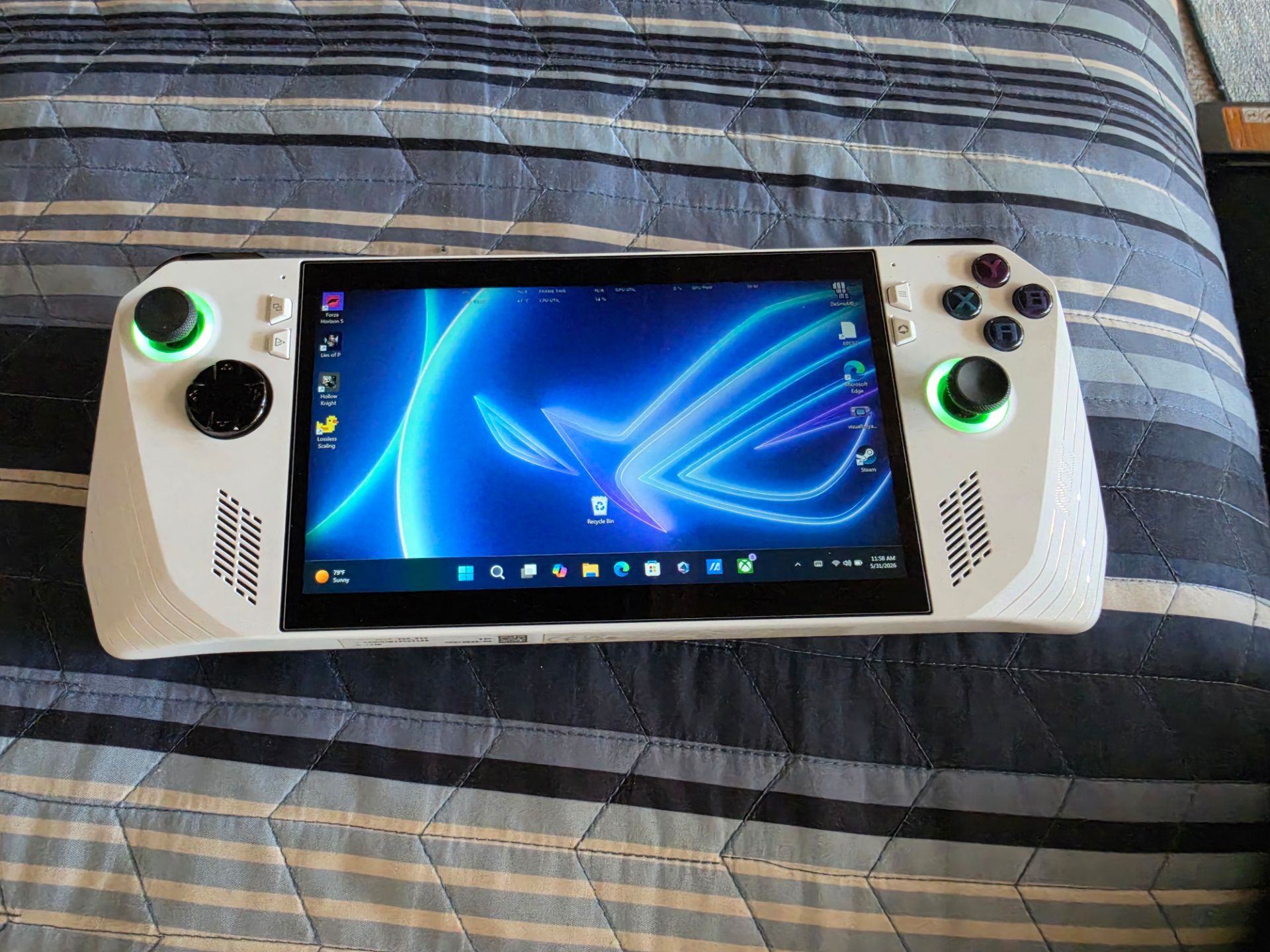 Asus rog ally z1 extreme 512gb white
