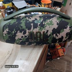 Camo Boom box 3 JBL