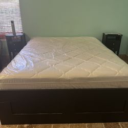 Queen Mattress With Bedframe With Drawers