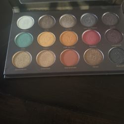 NOMAD Berlin Underground Eyeshadow Palette 