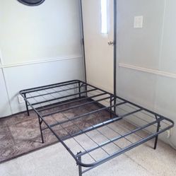 TWIN SIZE FOLDING PLATFORM BED FRAME 