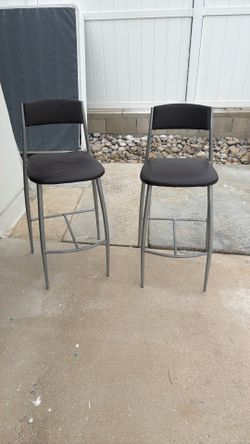 2 Stools 39 Inches