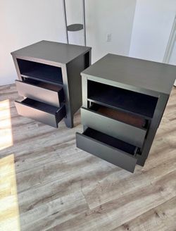 Black night stands