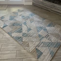 5’x8’ Rug