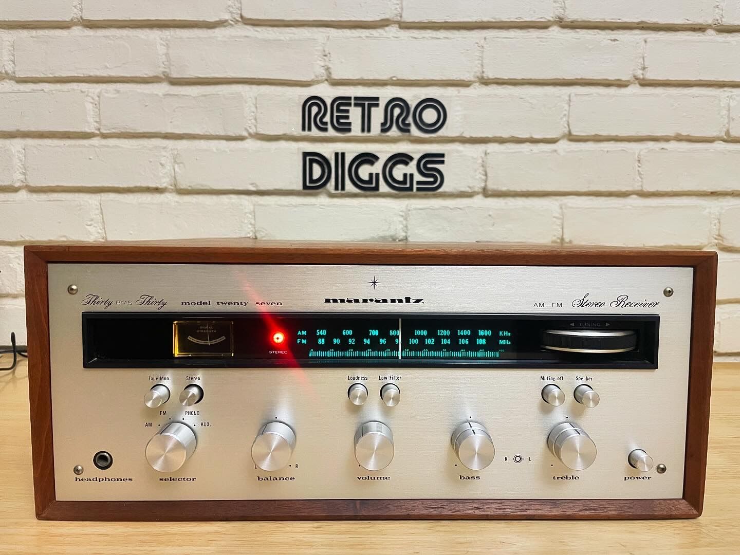 Vintage Marantz Model 27 Stereo Receiver (serviced)