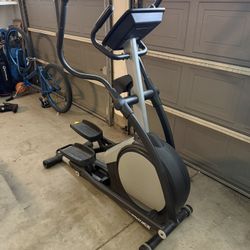 NordicTrack E7 Elliptical 