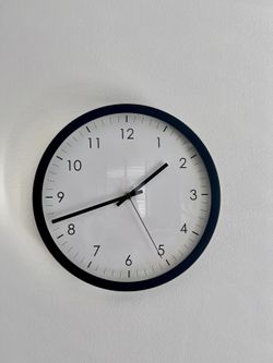 Round wall clock (x2)