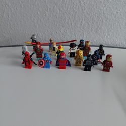 17 Lego Marvel Minifigures 